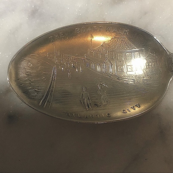 𝅺vtg Sterling Silver C.B. & H Souvenir Spoon The Boardwalk Atlantic City 5.5” - Picture 2 of 6